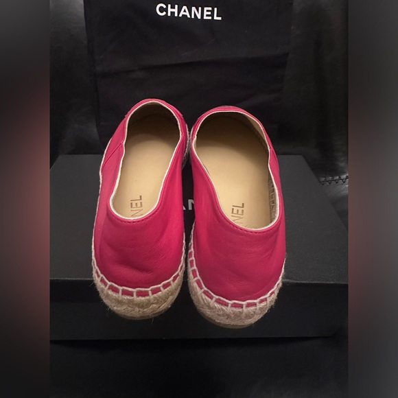 CHANEL LEATHER ESPADRILLES SIZE 40 FUCHSIA AND BLACK LEATHER - Picture 9 of 15
